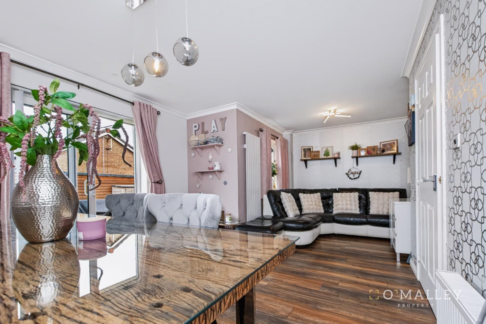 Lounge/ Diner